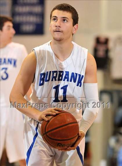 Thumbnail 3 in Mater Dei vs. Burbank (MaxPreps Holiday Classic) photogallery.