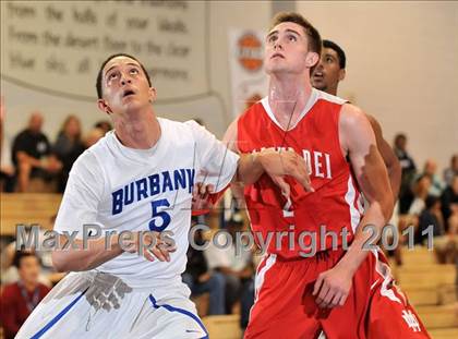 Thumbnail 1 in Mater Dei vs. Burbank (MaxPreps Holiday Classic) photogallery.