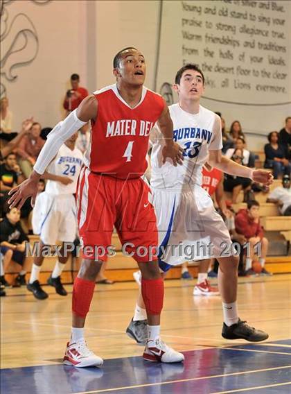 Thumbnail 2 in Mater Dei vs. Burbank (MaxPreps Holiday Classic) photogallery.