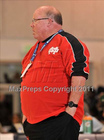Thumbnail 2 in Mater Dei vs. Burbank (MaxPreps Holiday Classic) photogallery.