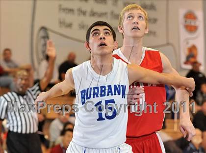 Thumbnail 3 in Mater Dei vs. Burbank (MaxPreps Holiday Classic) photogallery.