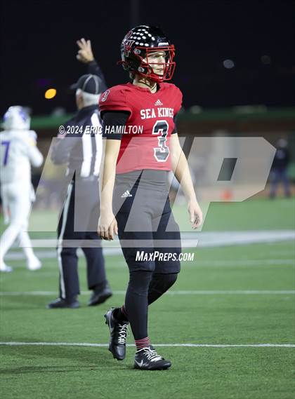 Thumbnail 3 in Palos Verdes vs Bakersfield Christian (CIF Division 2-A Regional Final) photogallery.