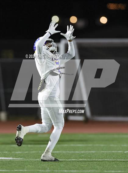 Thumbnail 3 in Palos Verdes vs Bakersfield Christian (CIF Division 2-A Regional Final) photogallery.