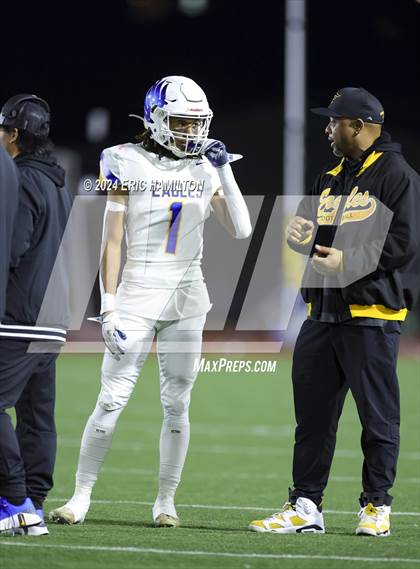 Thumbnail 2 in Palos Verdes vs Bakersfield Christian (CIF Division 2-A Regional Final) photogallery.