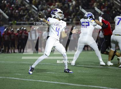 Thumbnail 3 in Palos Verdes vs Bakersfield Christian (CIF Division 2-A Regional Final) photogallery.