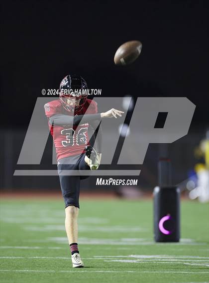 Thumbnail 2 in Palos Verdes vs Bakersfield Christian (CIF Division 2-A Regional Final) photogallery.