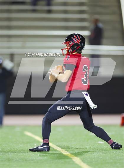 Thumbnail 1 in Palos Verdes vs Bakersfield Christian (CIF Division 2-A Regional Final) photogallery.