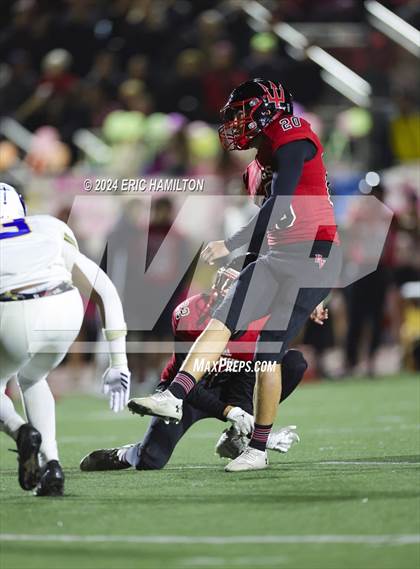 Thumbnail 3 in Palos Verdes vs Bakersfield Christian (CIF Division 2-A Regional Final) photogallery.