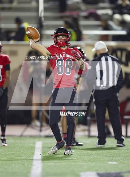 Thumbnail 2 in Palos Verdes vs Bakersfield Christian (CIF Division 2-A Regional Final) photogallery.