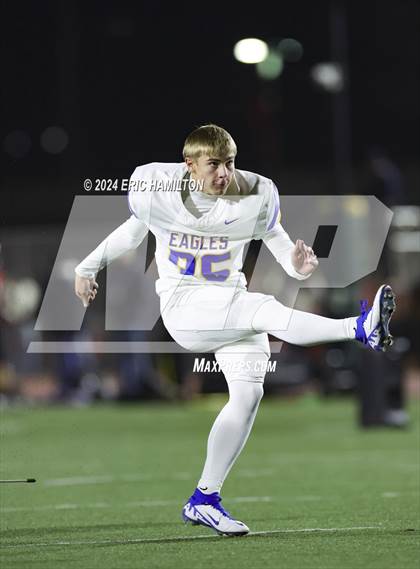 Thumbnail 2 in Palos Verdes vs Bakersfield Christian (CIF Division 2-A Regional Final) photogallery.
