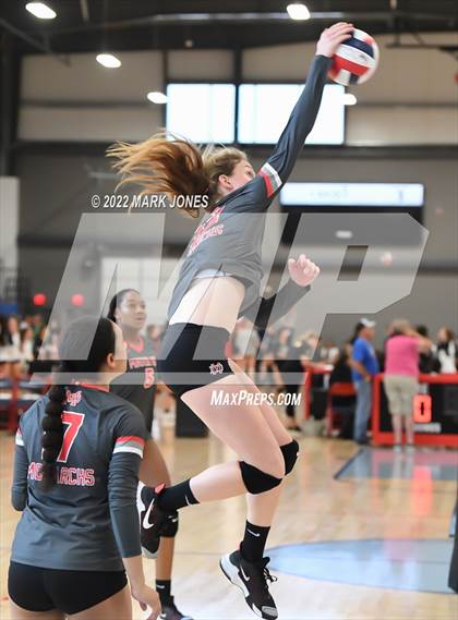 Thumbnail 3 in Xavier College Prep vs. Mater Dei (Nike TOC Southwest) photogallery.