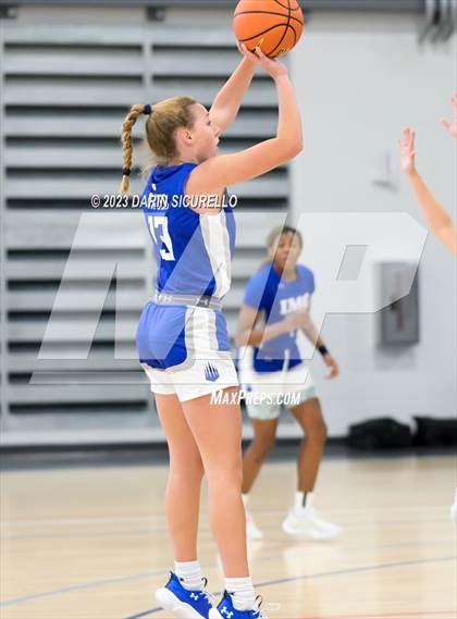 Thumbnail 2 in Mater Dei vs IMG Academy (Nike Tournament of Champions) photogallery.