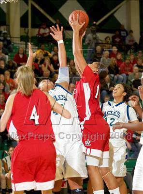 Thumbnail 3 in Chaminade-Julienne vs. Lakota West (OHSAA D1 District Final) photogallery.