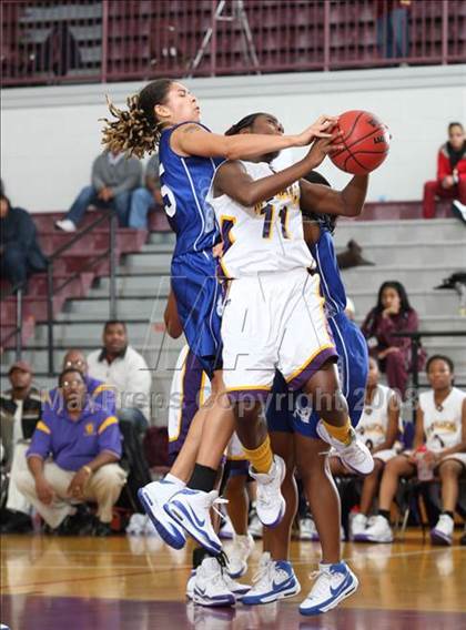 Thumbnail 1 in Norview vs. Menchville (Lady Greyhound Classic) photogallery.