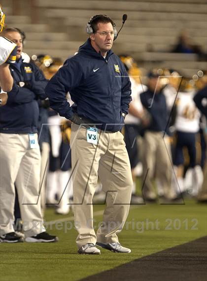 Thumbnail 2 in Archbishop Moeller vs Colerain (OHSAA Playoffs) photogallery.