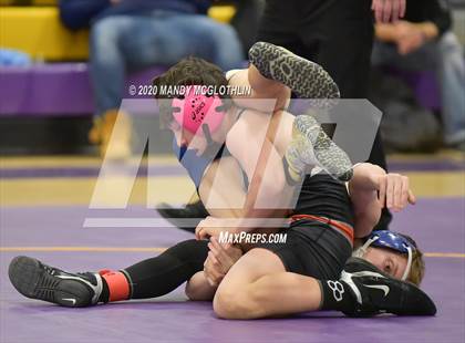 Thumbnail 1 in IHSA 1A Regional Meet photogallery.