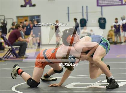 Thumbnail 1 in IHSA 1A Regional Meet photogallery.