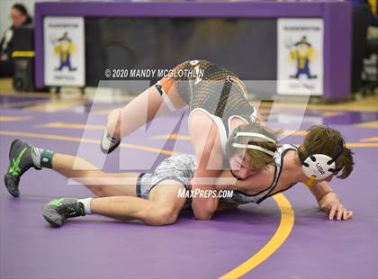 Thumbnail 2 in IHSA 1A Regional Meet photogallery.