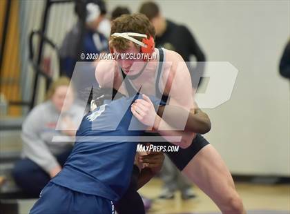Thumbnail 1 in IHSA 1A Regional Meet photogallery.
