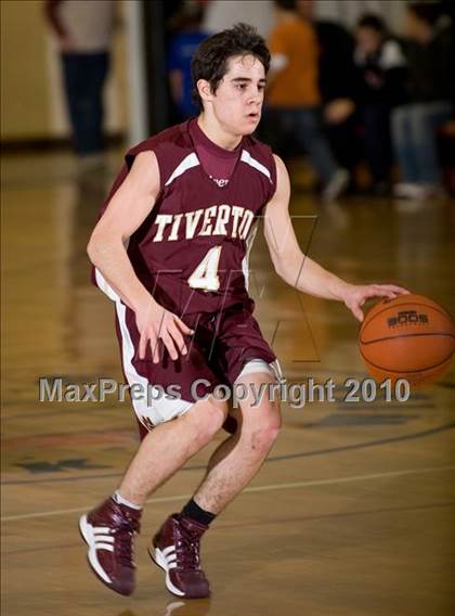 Thumbnail 3 in Tiverton @ West Warwick photogallery.