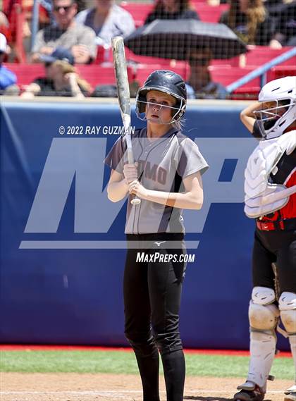 Thumbnail 1 in Arvin vs. Nipomo (CIF CS Division 6 Championship) photogallery.