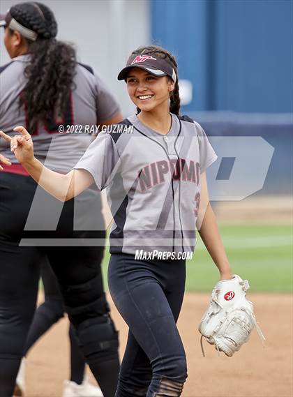 Thumbnail 1 in Arvin vs. Nipomo (CIF CS Division 6 Championship) photogallery.