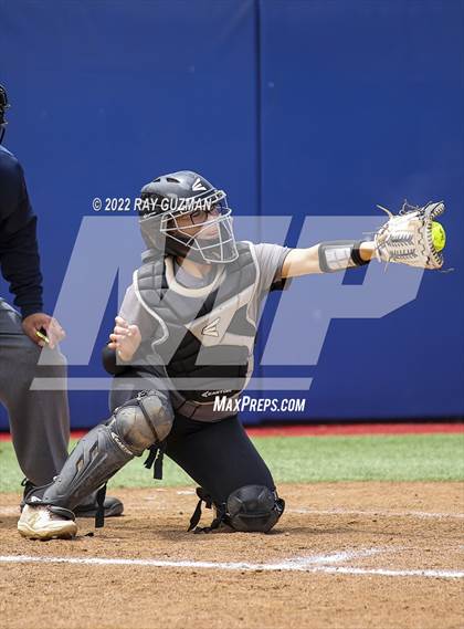 Thumbnail 3 in Arvin vs. Nipomo (CIF CS Division 6 Championship) photogallery.