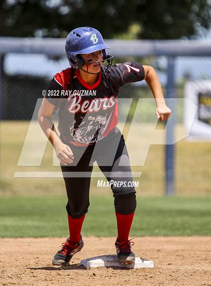 Thumbnail 3 in Arvin vs. Nipomo (CIF CS Division 6 Championship) photogallery.