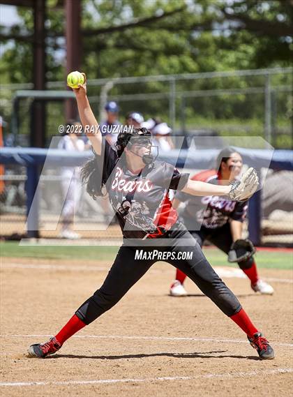 Thumbnail 3 in Arvin vs. Nipomo (CIF CS Division 6 Championship) photogallery.