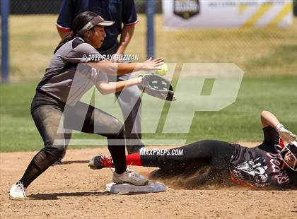 Thumbnail 1 in Arvin vs. Nipomo (CIF CS Division 6 Championship) photogallery.