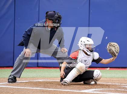 Thumbnail 1 in Arvin vs. Nipomo (CIF CS Division 6 Championship) photogallery.