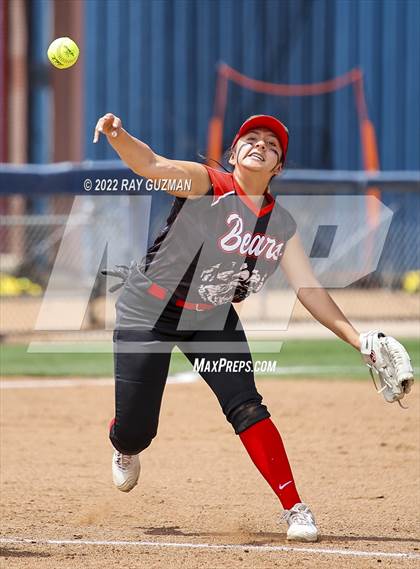 Thumbnail 2 in Arvin vs. Nipomo (CIF CS Division 6 Championship) photogallery.