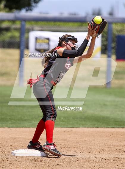Thumbnail 3 in Arvin vs. Nipomo (CIF CS Division 6 Championship) photogallery.