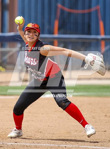 Thumbnail 3 in Arvin vs. Nipomo (CIF CS Division 6 Championship) photogallery.