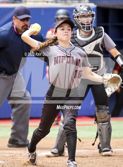 Thumbnail 1 in Arvin vs. Nipomo (CIF CS Division 6 Championship) photogallery.