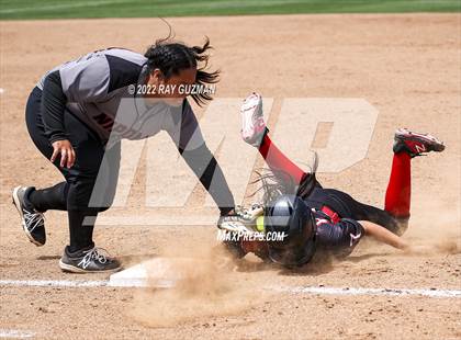 Thumbnail 2 in Arvin vs. Nipomo (CIF CS Division 6 Championship) photogallery.