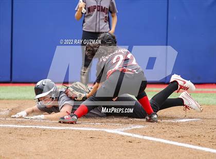 Thumbnail 1 in Arvin vs. Nipomo (CIF CS Division 6 Championship) photogallery.