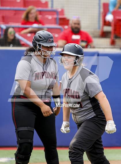 Thumbnail 1 in Arvin vs. Nipomo (CIF CS Division 6 Championship) photogallery.