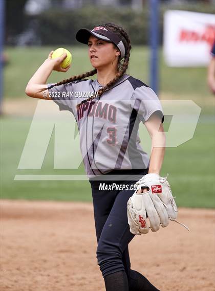 Thumbnail 1 in Arvin vs. Nipomo (CIF CS Division 6 Championship) photogallery.