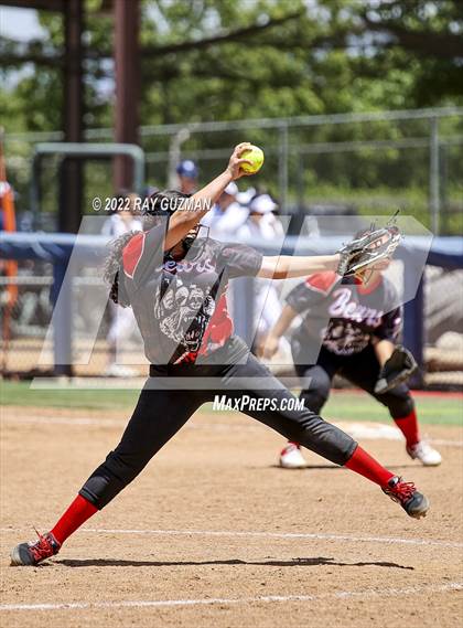 Thumbnail 2 in Arvin vs. Nipomo (CIF CS Division 6 Championship) photogallery.