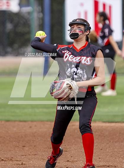 Thumbnail 1 in Arvin vs. Nipomo (CIF CS Division 6 Championship) photogallery.