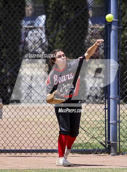 Thumbnail 2 in Arvin vs. Nipomo (CIF CS Division 6 Championship) photogallery.