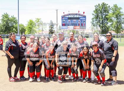 Thumbnail 1 in Arvin vs. Nipomo (CIF CS Division 6 Championship) photogallery.