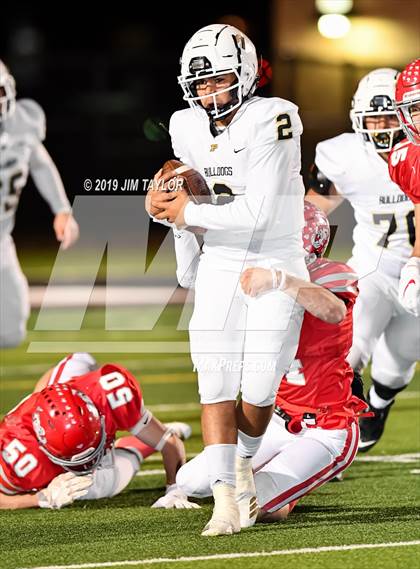 Thumbnail 3 in Holliday vs Palmer (UIL 3A D2 Area playoff) photogallery.