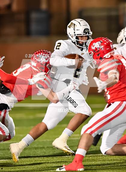 Thumbnail 3 in Holliday vs Palmer (UIL 3A D2 Area playoff) photogallery.