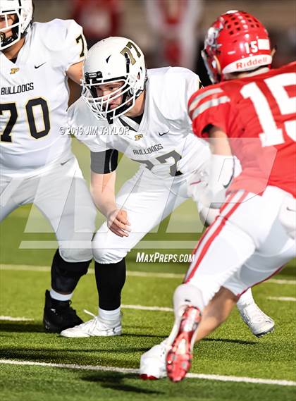 Thumbnail 3 in Holliday vs Palmer (UIL 3A D2 Area playoff) photogallery.