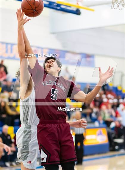 Thumbnail 1 in Carmel vs. Santa Cruz (CIF CCS D4 Championship) photogallery.