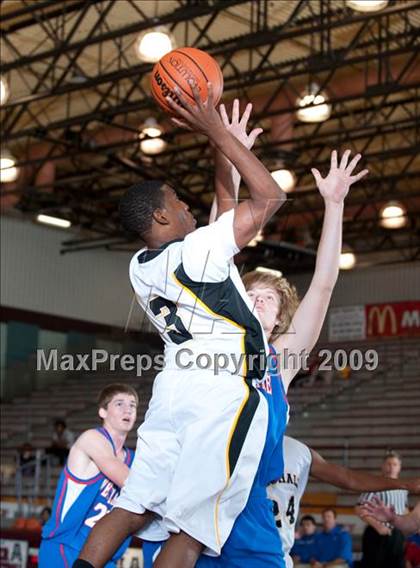Thumbnail 2 in Marshall vs. Westlake  (McDonalds Texas Invitational) photogallery.