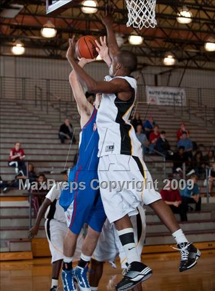 Thumbnail 1 in Marshall vs. Westlake  (McDonalds Texas Invitational) photogallery.