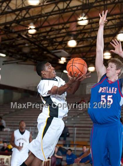 Thumbnail 3 in Marshall vs. Westlake  (McDonalds Texas Invitational) photogallery.